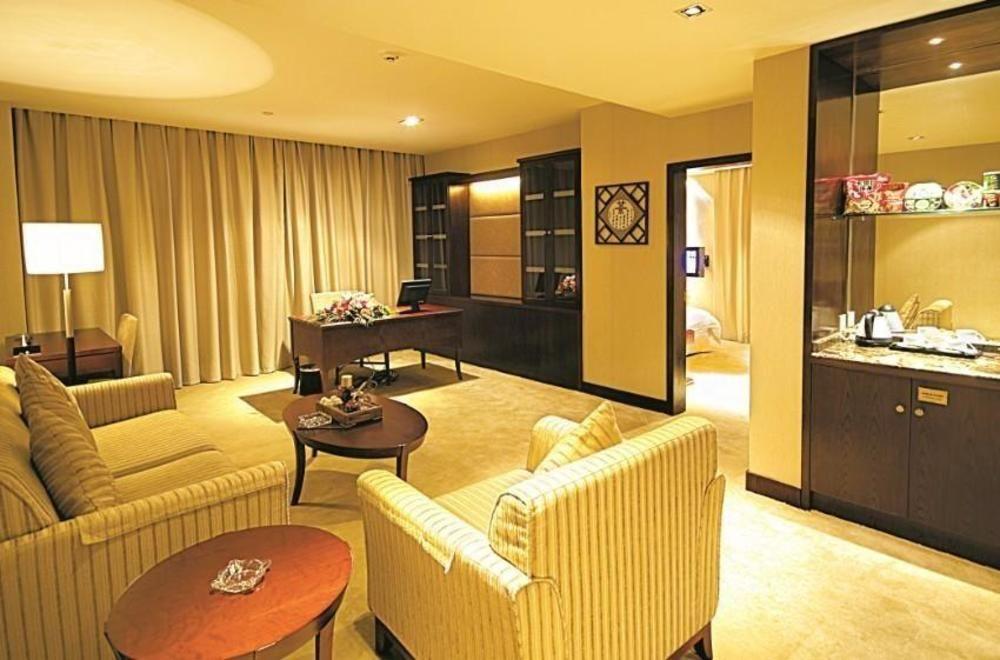 Yinxuan Hotel Shenzhen Longhua Экстерьер фото